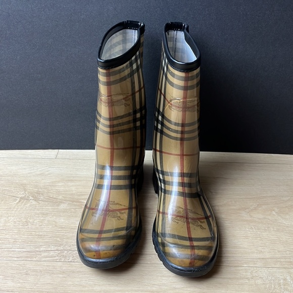 BURBERRY RUBBER PRINTED RAIN BOOTS WOMENS SIZE 37 - Picture 3 of 10